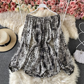 Salopeta scurta de dama cu model animal si talie elastica