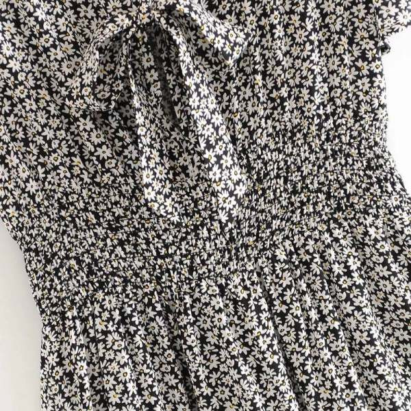 Salopetă casual de vară, cu decolteu și panglică