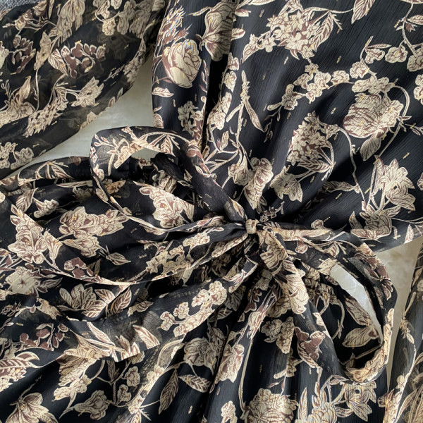 Salopetă de damă modernă cu mâneci lotus și curea