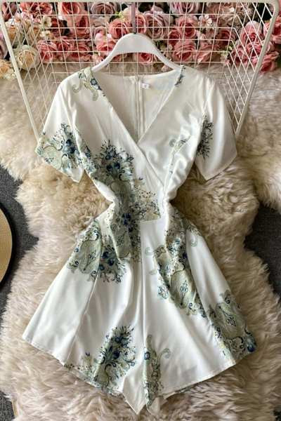 Νέο μοντέλο με γυναικείες κοντές ολόσωμες φόρμες με λαιμόκοψη - κατάλληλη για  το καλοκαίρι