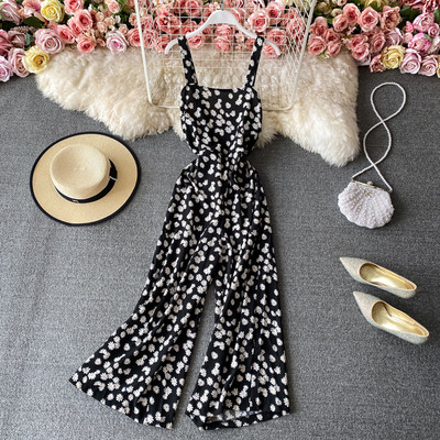 Salopetă lungă de damă cu model floral și bretele