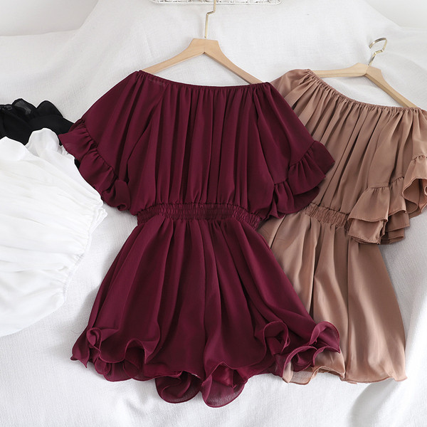 Model nou de salopeta dama cu bucle