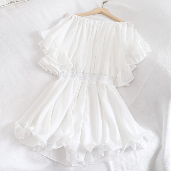 Model nou de salopeta dama cu bucle