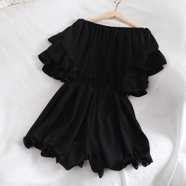 Model nou de salopeta dama cu bucle