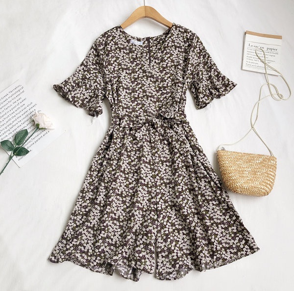 Ženski moderni kombinezon sa cvjetnim uzorkom i špic izrezom