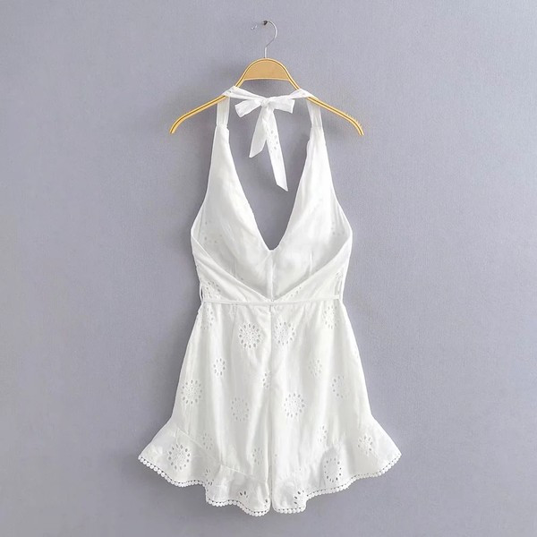 Κοντές καλοκαιρινές  ολόσωμες φόρμες σε λευκό χρώμα  με κεντήματα