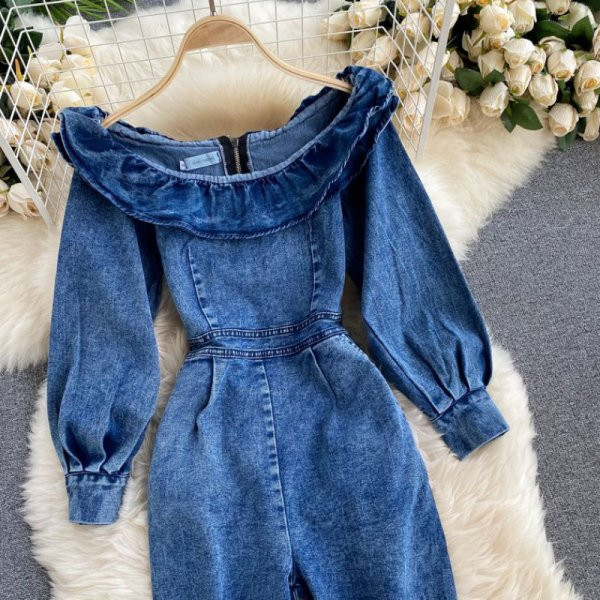 Salopetă casual de damă, cu decolteu barcă și mâneci lungi din denim