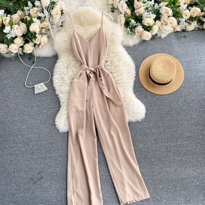 Model nou de salopeta dama cu curea si bretele subtiri