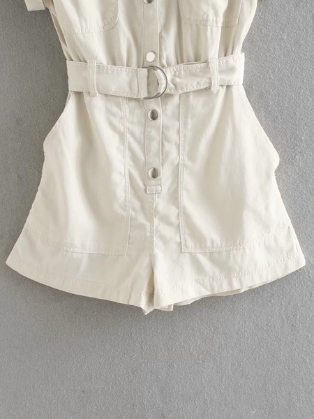 Salopeta de zi cu zi scurta cu nasturi si curea