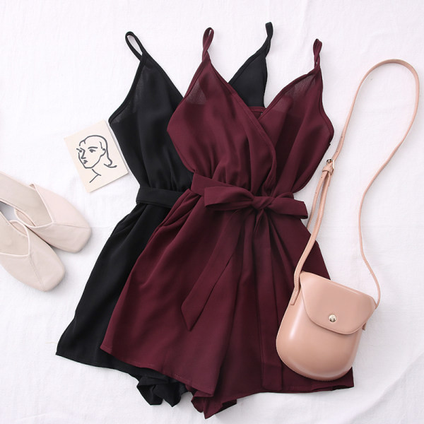 Salopeta de dama cu bretele subtiri si curea in talie