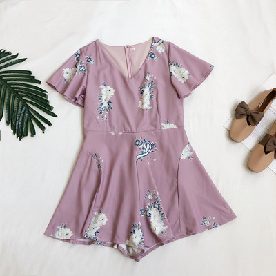 Salopetă modernă pentru femei, cu decolteu spitz și mâneci scurte