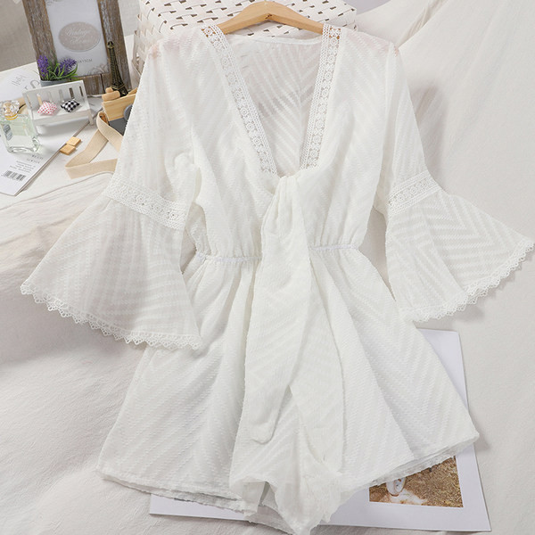 Salopeta de dama cu maneci scurte si cravate