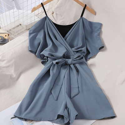 Salopetă modernă cu umerii goi și bretele subțiri