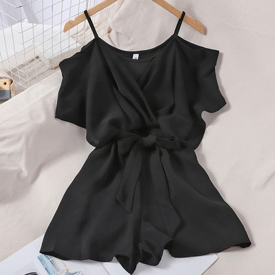 Salopetă modernă cu umerii goi și bretele subțiri