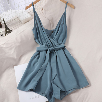 Salopeta actuala cu centura si bretele subtiri