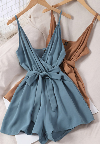 Salopeta actuala cu centura si bretele subtiri