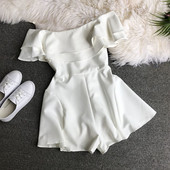 Salopeta scurta de dama cu bucle si umerii goi