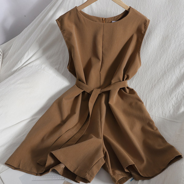 Široki model ženskog kombinezona s okruglim izrezom