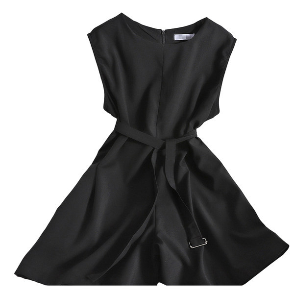 Široki model ženskog kombinezona s okruglim izrezom