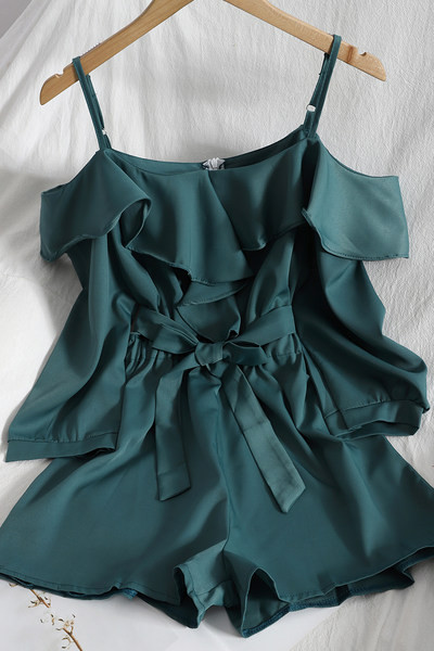 Salopetă modernă de damă cu bretele subțiri și curea