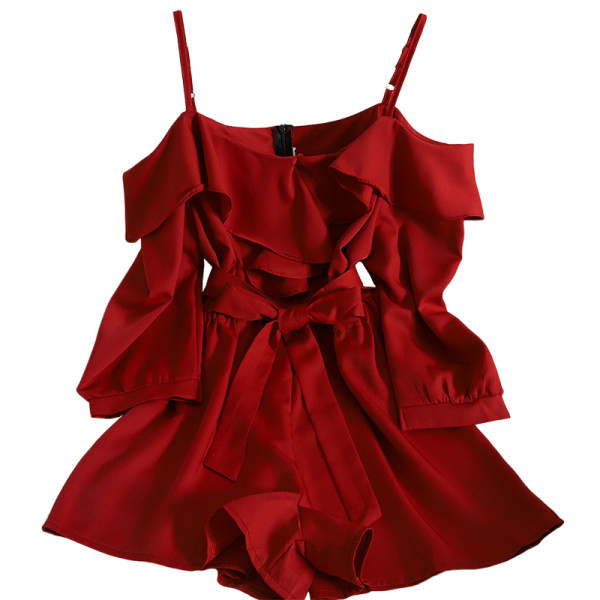 Salopetă modernă de damă cu bretele subțiri și curea