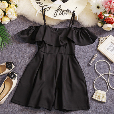 Salopeta scurta de dama cu bucle si bretele subtiri