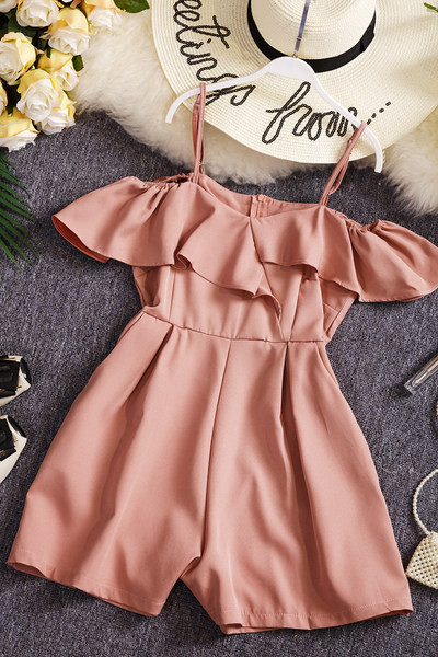 Salopeta scurta de dama cu bucle si bretele subtiri