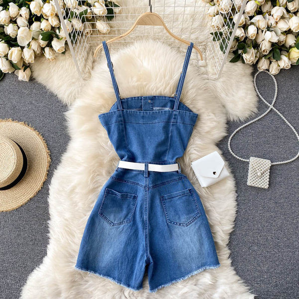 Ženski traper kombinezon s remenom i tankim naramenicama