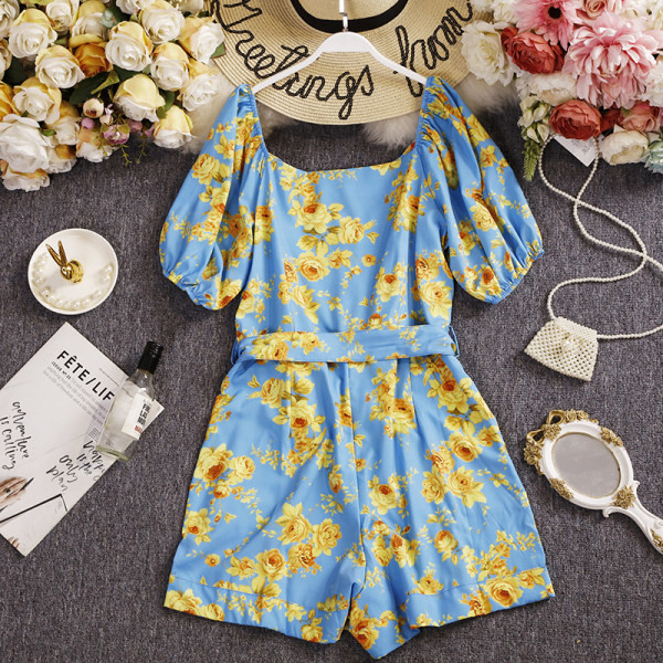 Salopeta scurta de dama cu centura in talie