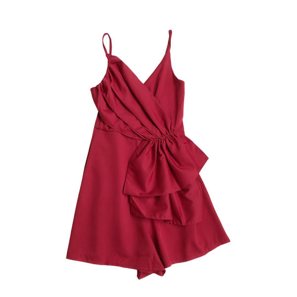 Ženski moderni kombinezon na tanke naramenice prikladan za ljeto