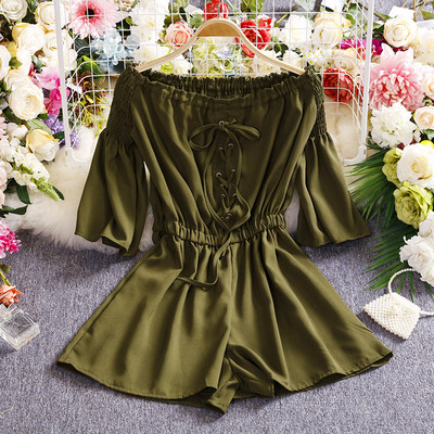 Ženski kratki kombinezon s vezicama i elastičnim strukom