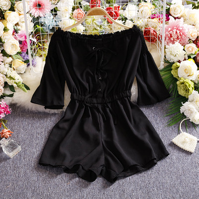 Ženski kratki kombinezon s vezicama i elastičnim strukom