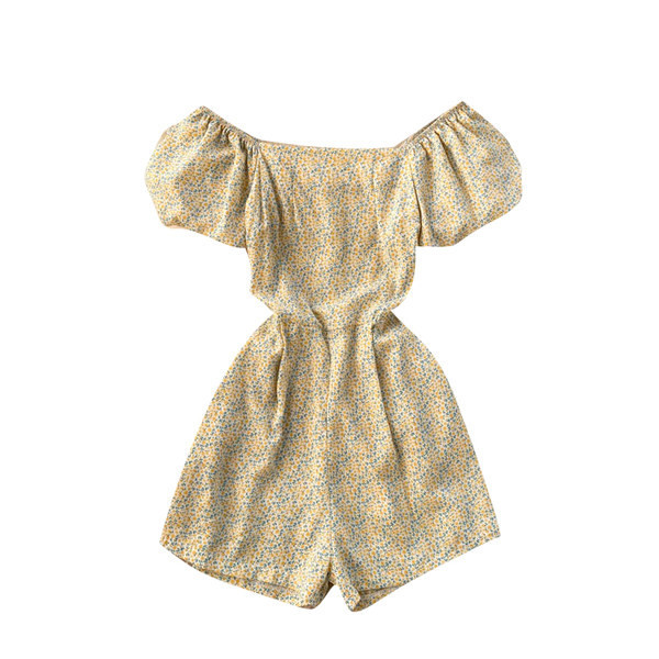 Salopetă scurtă casual de damă, cu mâneci bufante și decolteu pătrat