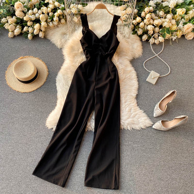 Salopetă de damă modernă cu decolteu în V și parte adunată