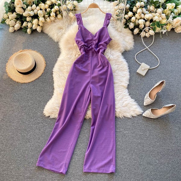 Salopetă de damă modernă cu decolteu în V și parte adunată