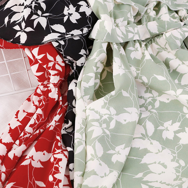 Salopeta de vara dama cu model floral si umerii goi