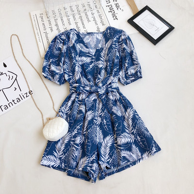 Salopeta de dama cu centura in talie si umerii goi