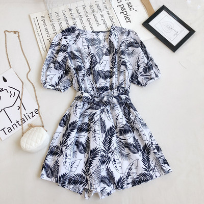 Salopeta de dama cu centura in talie si umerii goi