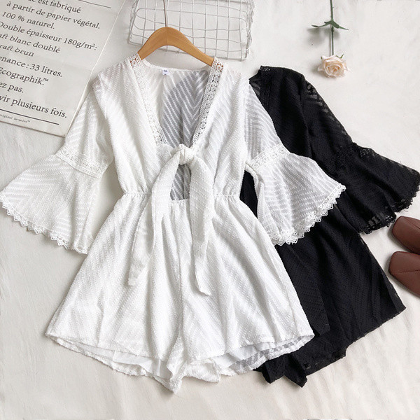 Model nou de salopetă de damă cu decolteu adânc și mâneci 3/4