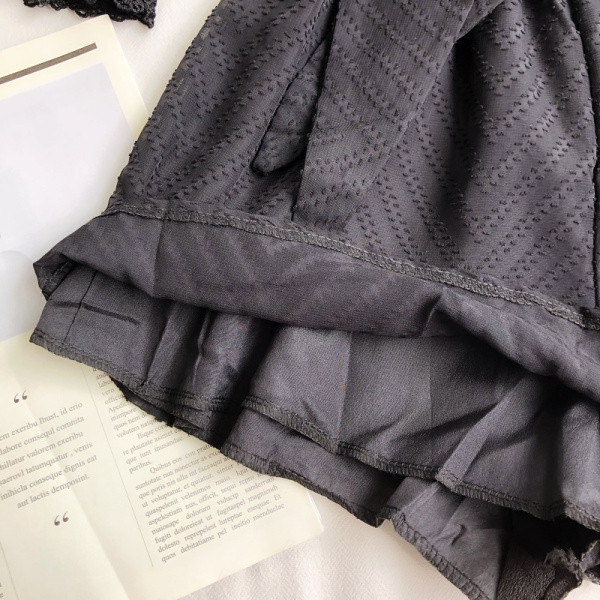 Model nou de salopetă de damă cu decolteu adânc și mâneci 3/4