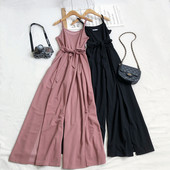 Salopetă lungă de damă cu picioare largi și bretele subțiri