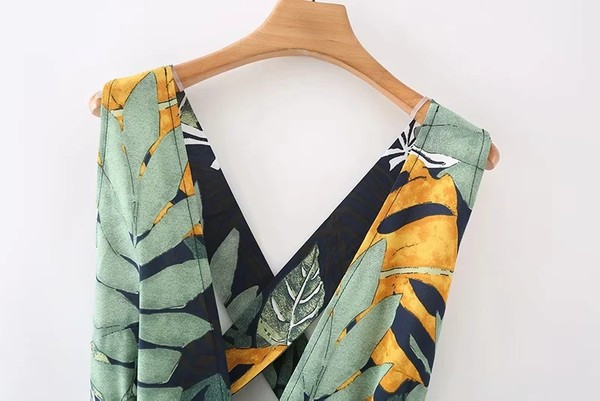 Salopeta de vara model nou cu decupaje