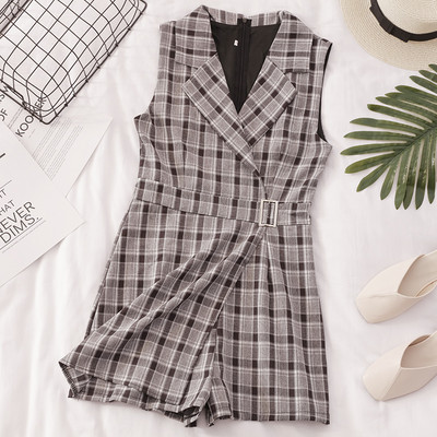 Ženski karirani kombinezon s remenom oko struka i klasičnim ovratnikom