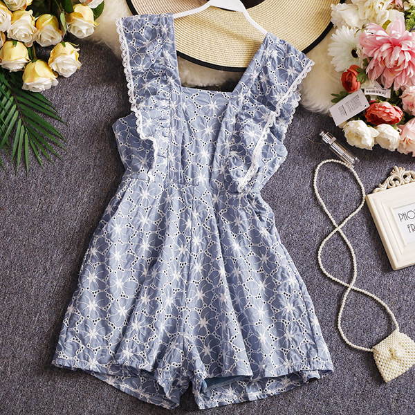 Salopeta de dama actuala cu bretele late