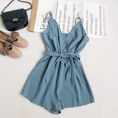 Salopeta scurta de dama cu centura si bretele subtiri