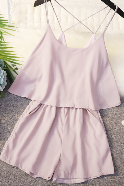 Salopetă scurtă de damă cu bretele încrucișate