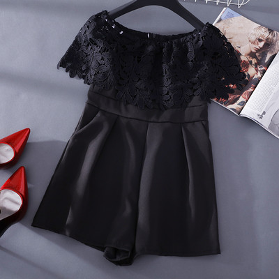 Salopetă scurtă modernă de damă cu dantelă