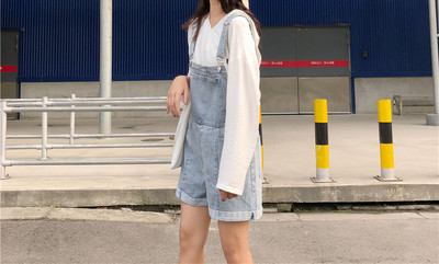 Salopeta de dama scurta din denim cu buzunare in patru culori