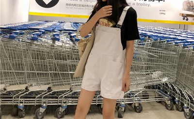 Salopeta de dama scurta din denim cu buzunare in patru culori