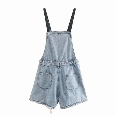 Salopetă scurtă modernă din denim, cu bretele subțiri din piele ecologică